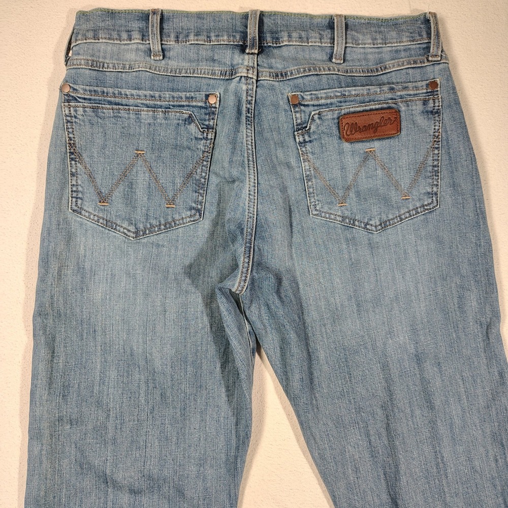 Wrangler Retro Jeans Mens 34x35 Medium Wash Slim Straight Faded 1088MWZJK - Picture 8 of 13